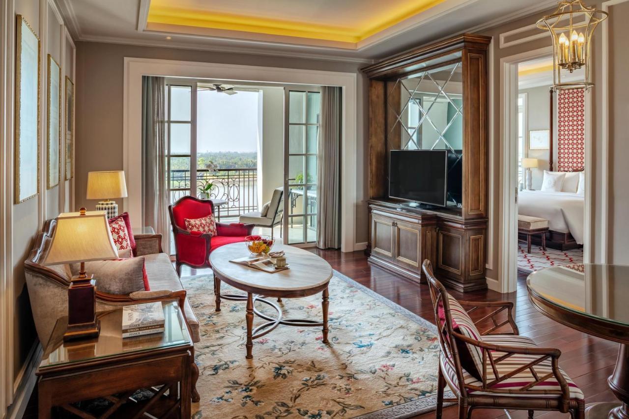 Mia Saigon - Luxury Boutique Hotel Хошимин Екстериор снимка